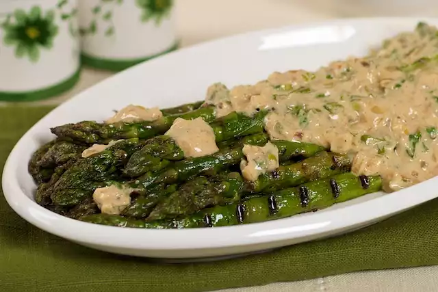 Asparagus Grilled with Curried Yogurt Dressing