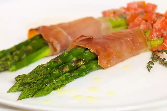 Asparagus Prosciutto Bundles