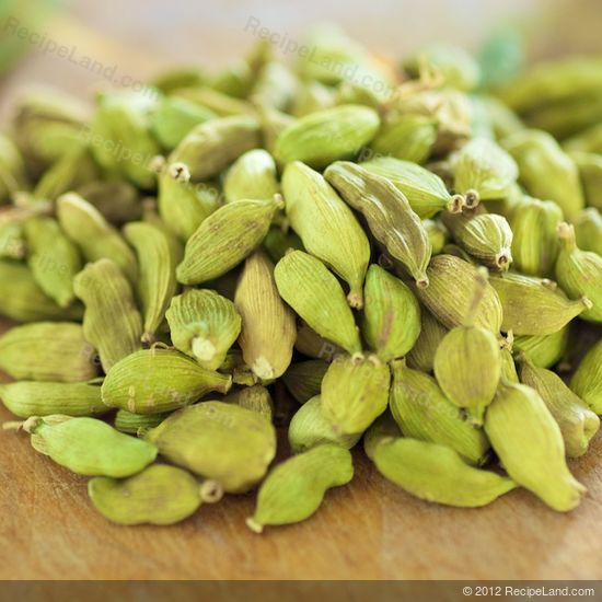 green cardamom pods