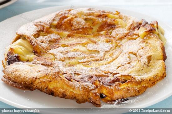 Apfelpfannkuchen (German Apple Pancakes)